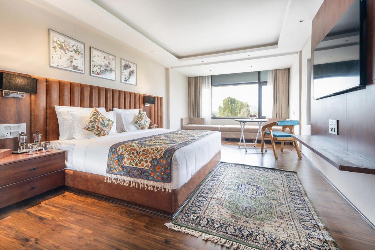 Hotel 11 Boulevard Srīnagar Exteriér fotografie